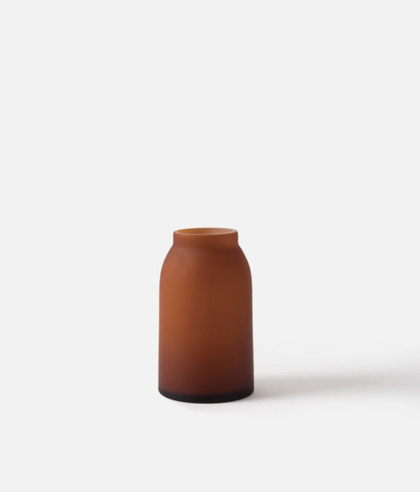 Otto Vase Amber (M) by Città - Amber round hand blown glass vase in medium with matte finish